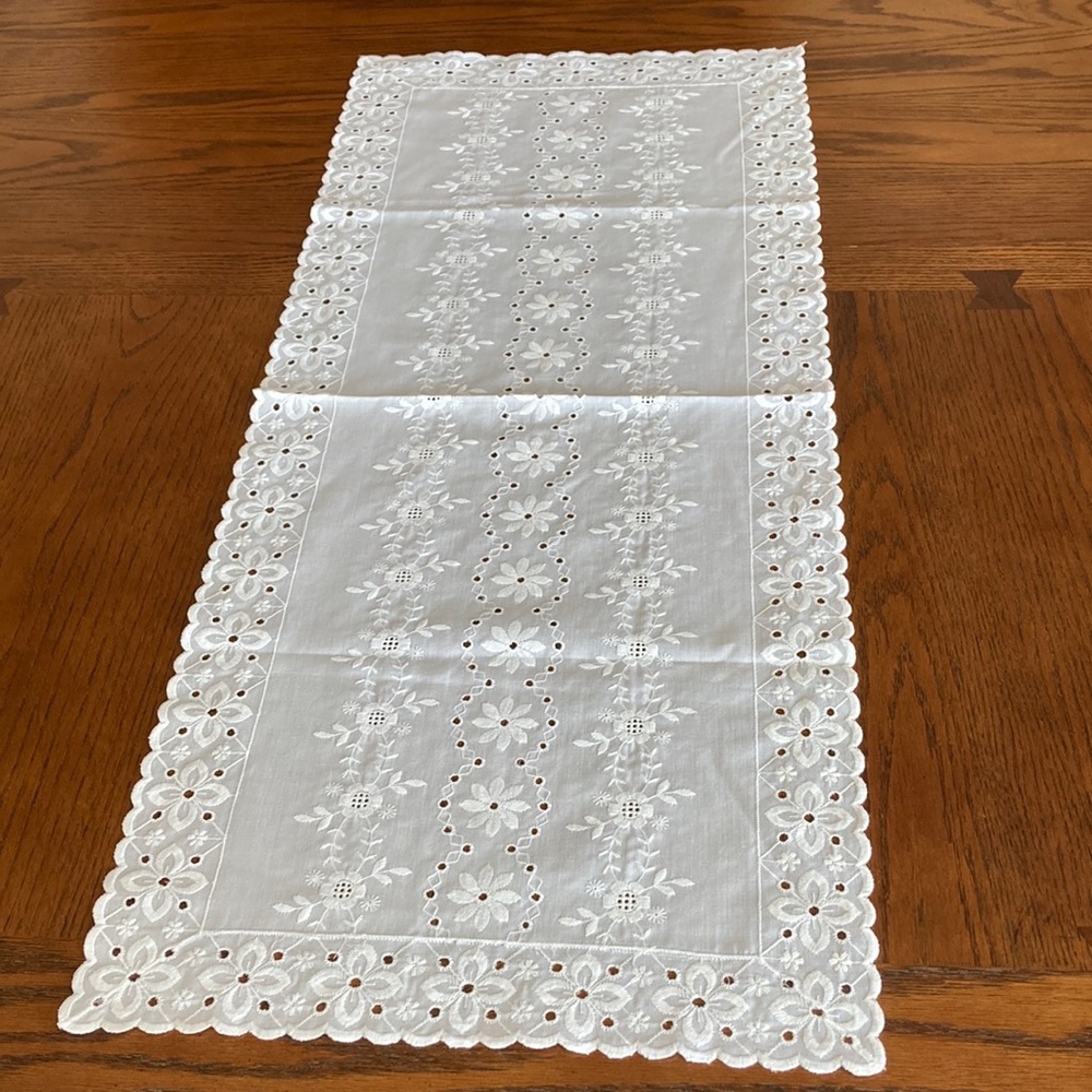 Dresser Scarf table runner